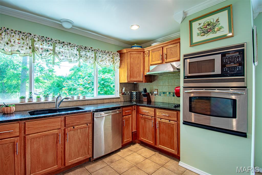 2025 Rurline Drive St. Louis, MO 63146 - Photo 24 of 92