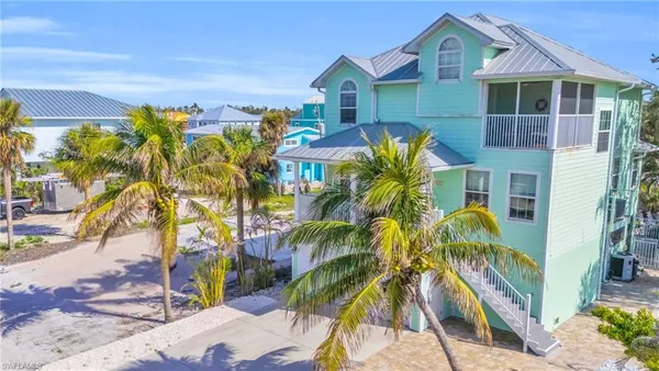 $1,399,000 | 104 Washington Avenue, Fort Myers Beach, FL 33931