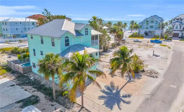$1,399,000 | 104 Washington Avenue, Fort Myers Beach, FL 33931