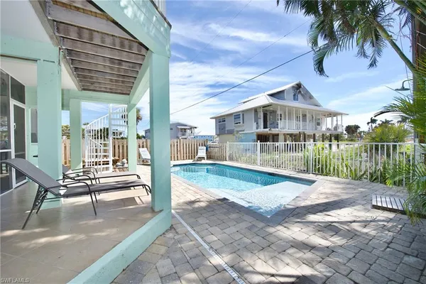 $1,399,000 | 104 Washington Avenue, Fort Myers Beach, FL 33931