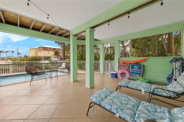 $1,399,000 | 104 Washington Avenue, Fort Myers Beach, FL 33931