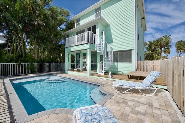 $1,399,000 | 104 Washington Avenue, Fort Myers Beach, FL 33931