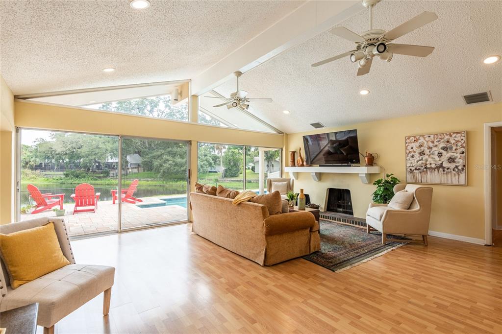 3605 Schefflera Road Tampa, FL 33618 - Photo 7 of 49