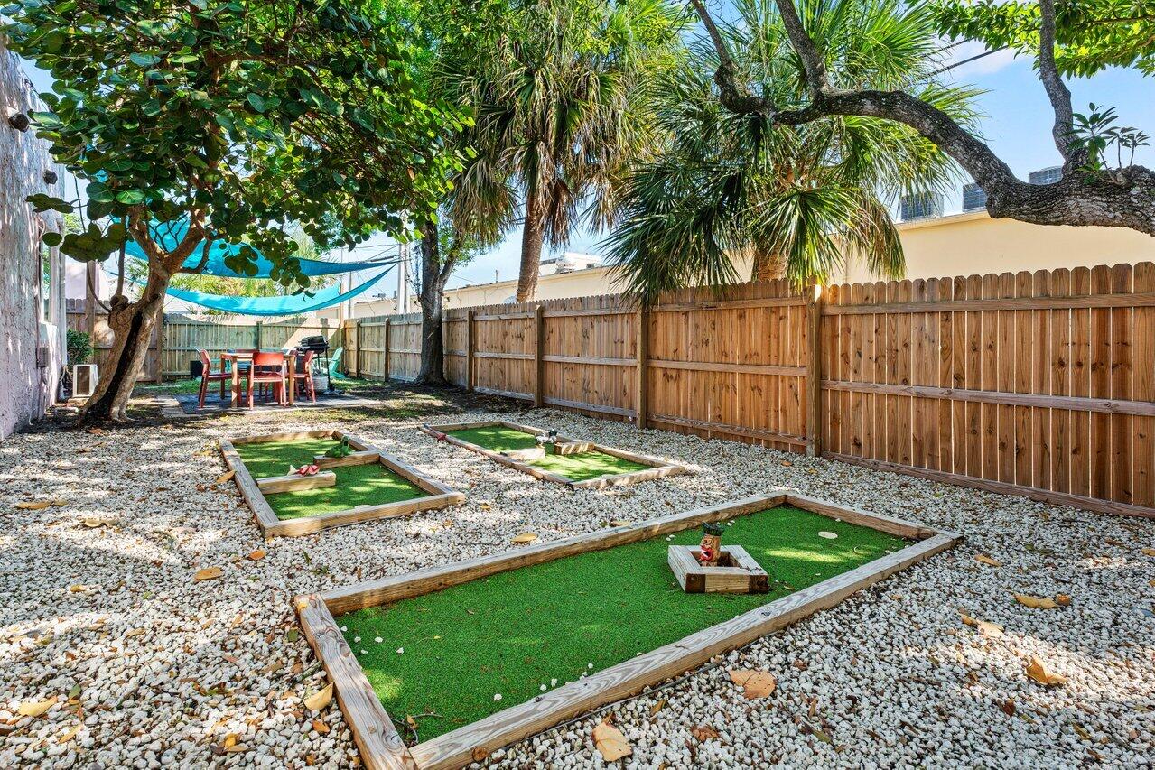 411 Valley Forge Road West Palm Beach, FL 33405 - Photo 16 of 23 023-411ValleyForgeRoad-WestPalmBeach-FL-