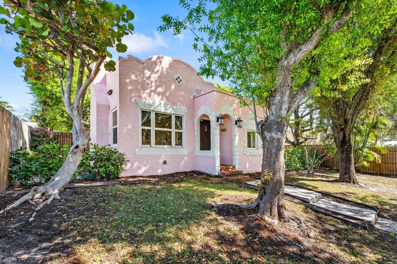 411 Valley Forge Road West Palm Beach, FL 33405 - Photo 2 of 23 004-411ValleyForgeRoad-WestPalmBeach-FL-