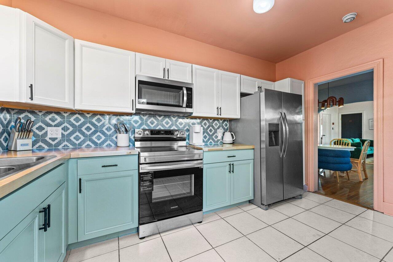 411 Valley Forge Road West Palm Beach, FL 33405 - Photo 8 of 23 016-411ValleyForgeRoad-WestPalmBeach-FL-