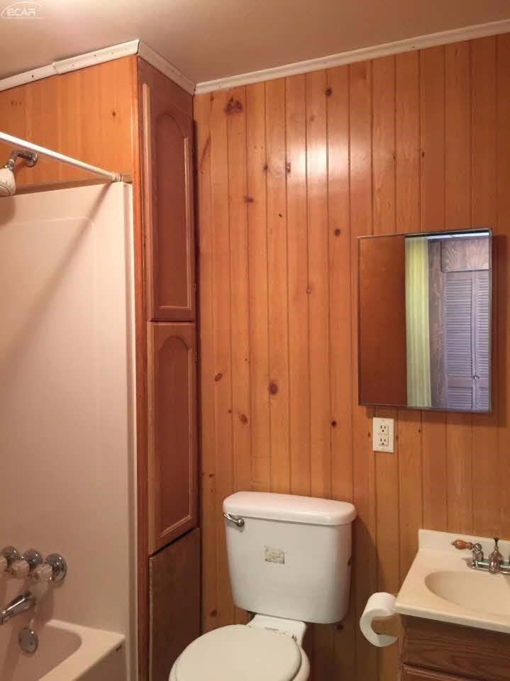 8584 Bray Road Vassar, MI 48768 - Photo 9 of 40 21366696-8.JPG