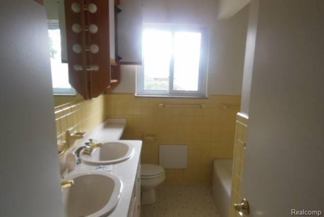 80 Willison Road Grosse Pointe, MI 48236 - Photo 17 of 18 17.jpg