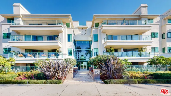 $17,900 | 951 Ocean Avenue, Unit 102, Santa Monica, CA 90403