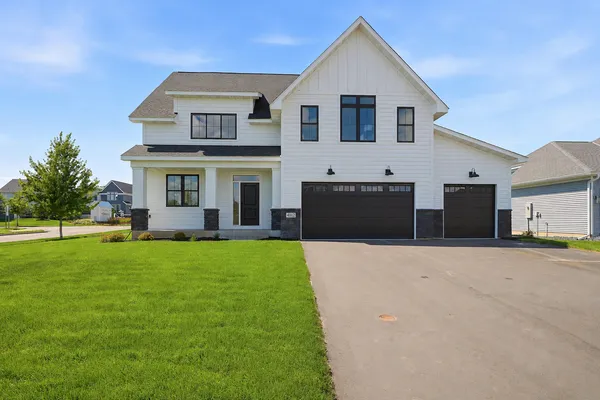 $724,900 | 4012 Savanna Court, Chaska, MN 55318