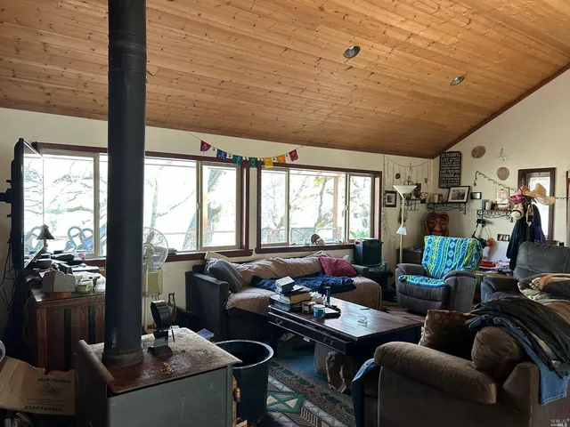 $375,000 | 1 Island Mountain Road, Garberville, CA 95542