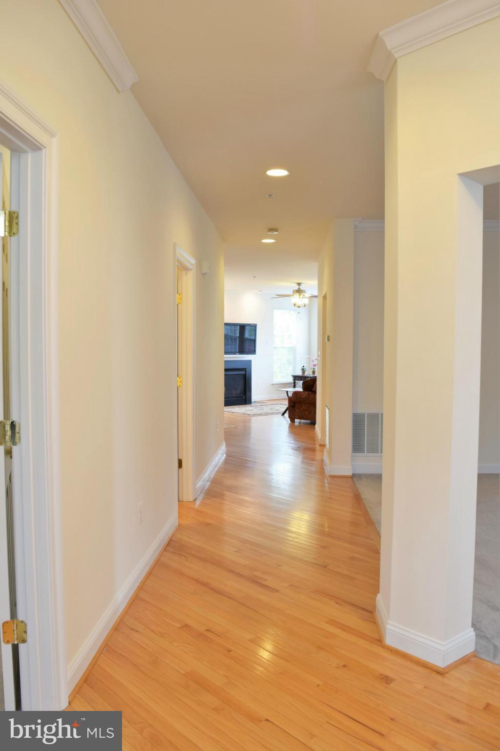 23107 Persimmon Ridge Road Clarksburg, MD 20871 - Photo 5 of 25 Interior (General)