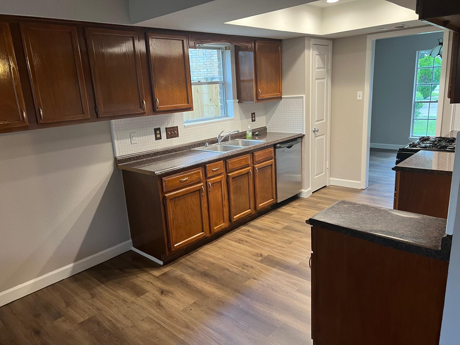 7010 Santa Rita Drive Houston, TX 77083 - Photo 4 of 17 Inviting kitchen