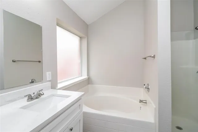 $2,690 | 305 Arbor Glen Drive, Fort Worth, TX 76140