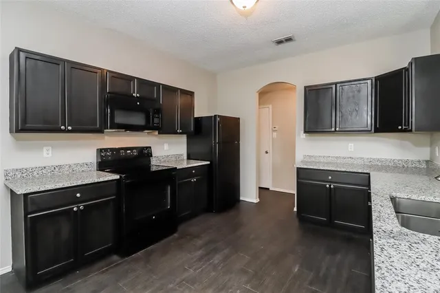 $2,690 | 305 Arbor Glen Drive, Fort Worth, TX 76140