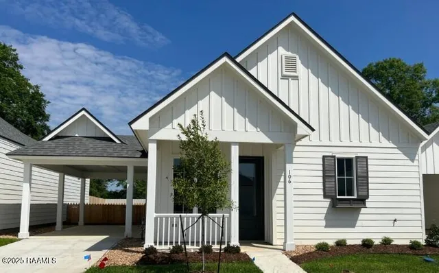 $1,695 | 106 Satsuma Drive, Youngsville, LA 70592