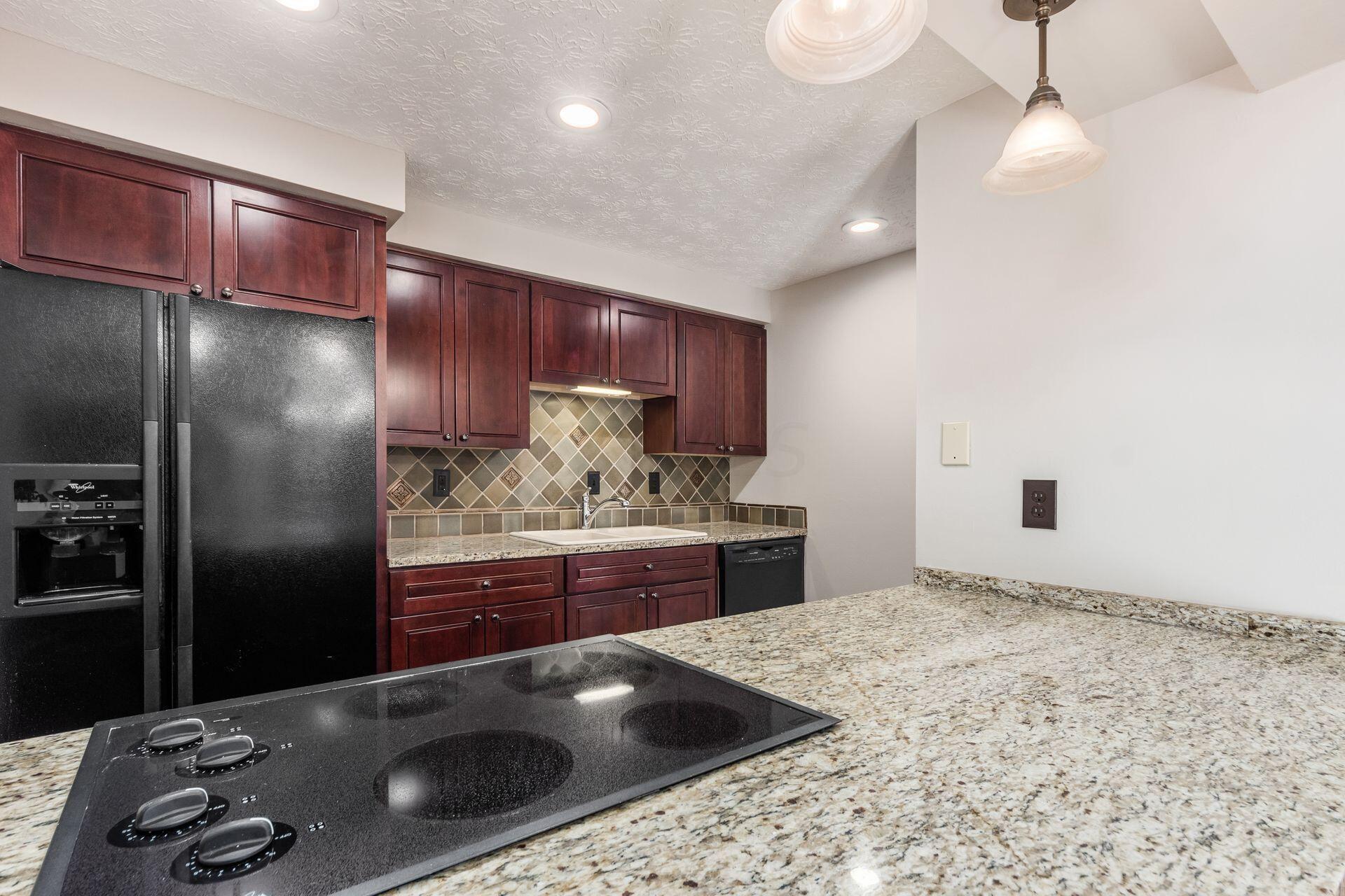 4743 Dierker Road, Unit 3 Columbus, OH 43220 - Photo 17 of 47 Kitchen