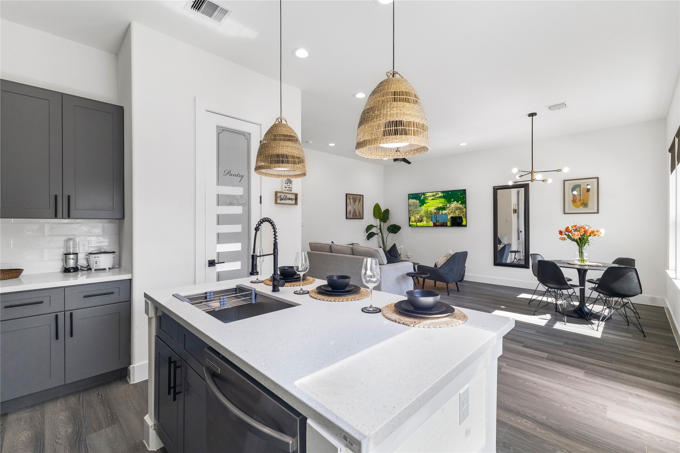 4802 Angleton Street, Unit A Houston, TX 77033 - Photo 11 of 49