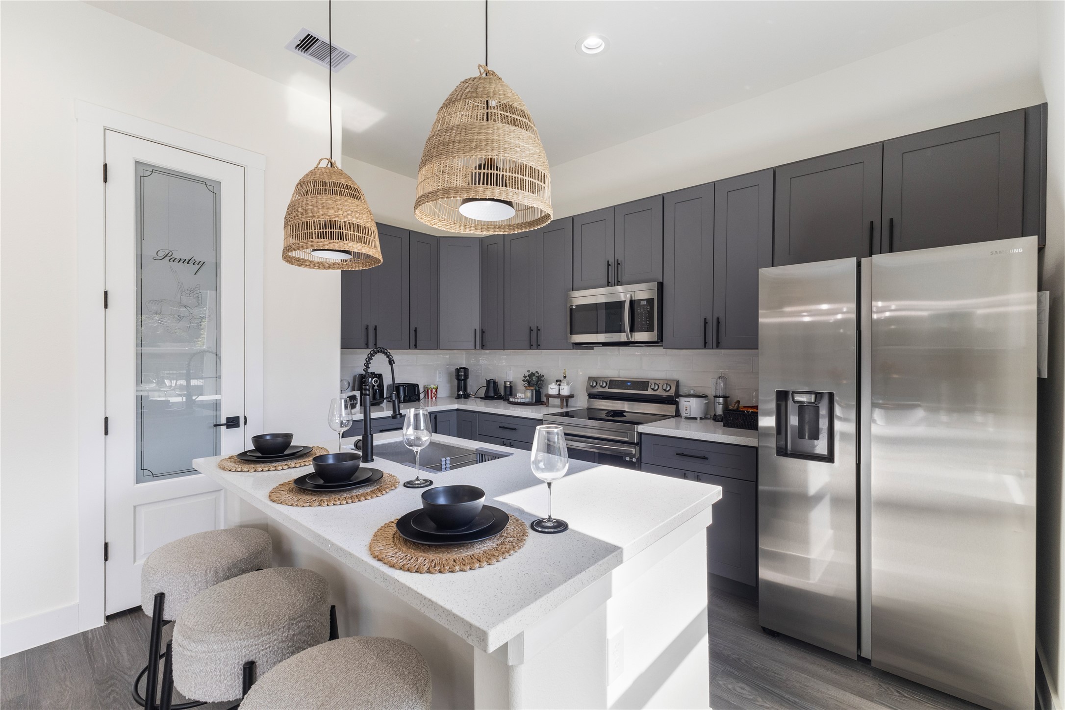 4802 Angleton Street, Unit A Houston, TX 77033 - Photo 34 of 49