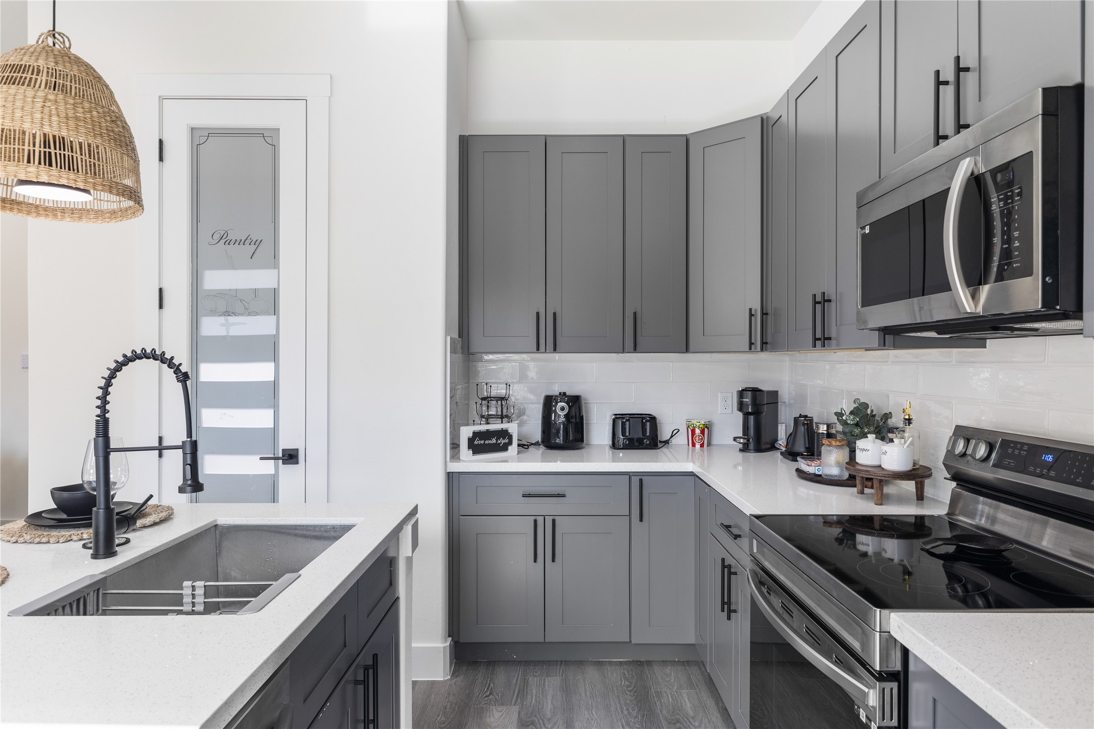 4802 Angleton Street, Unit A Houston, TX 77033 - Photo 38 of 49