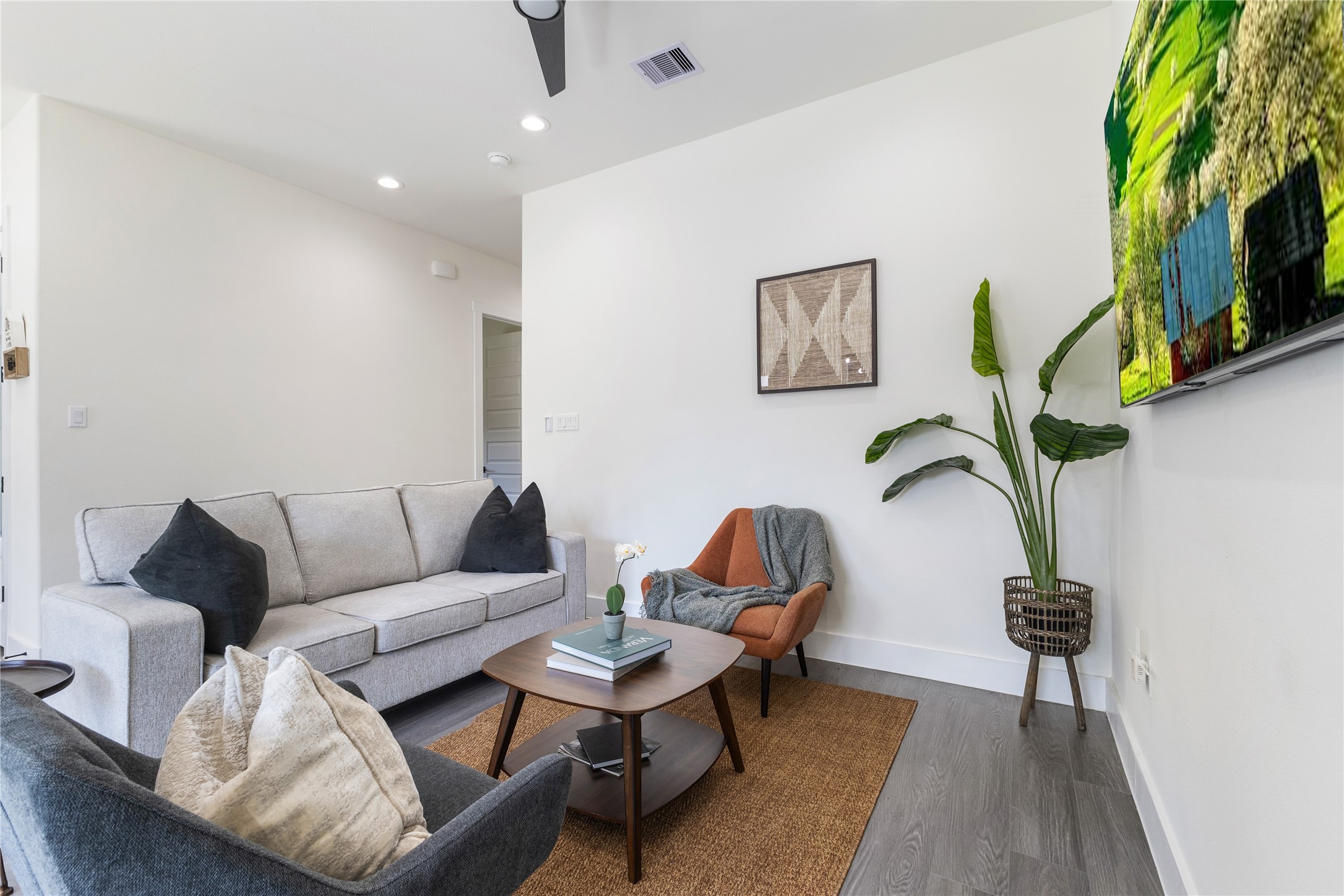 4802 Angleton Street, Unit A Houston, TX 77033 - Photo 5 of 49