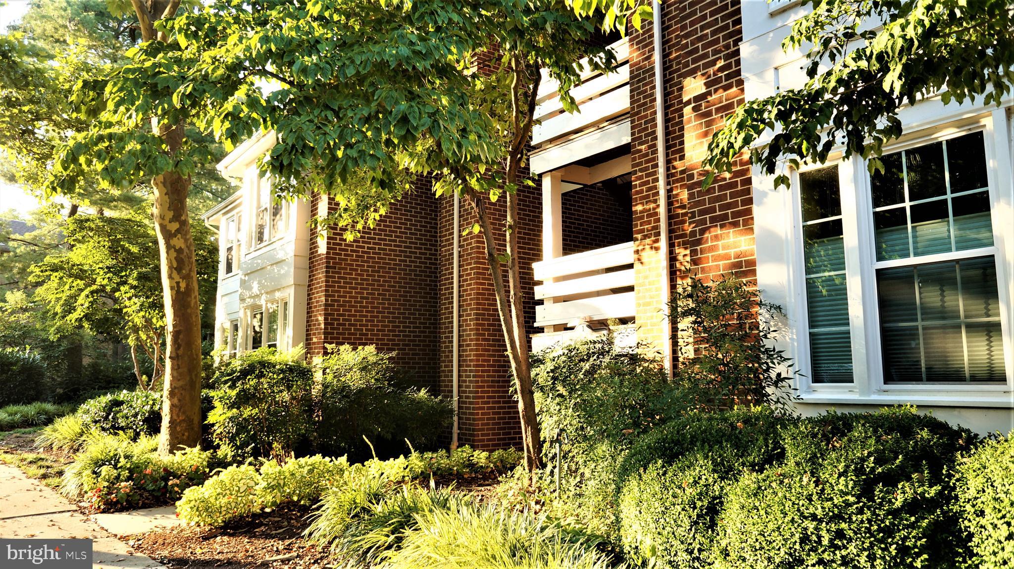 11174 Beaver Trail Court Reston, VA 20191 - Photo 2 of 43 Gallery Image 2