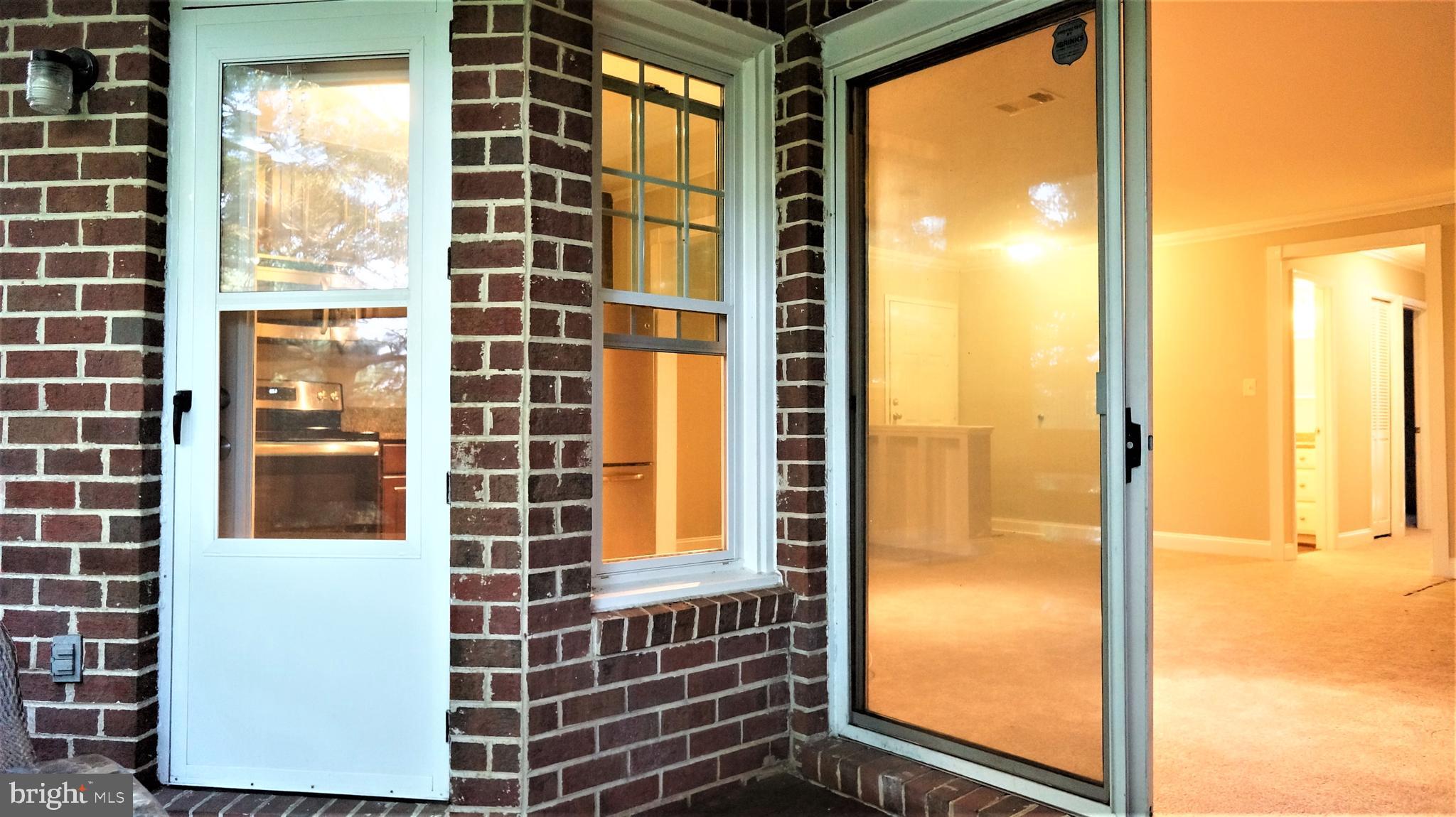 11174 Beaver Trail Court Reston, VA 20191 - Photo 12 of 43 Gallery Image 12