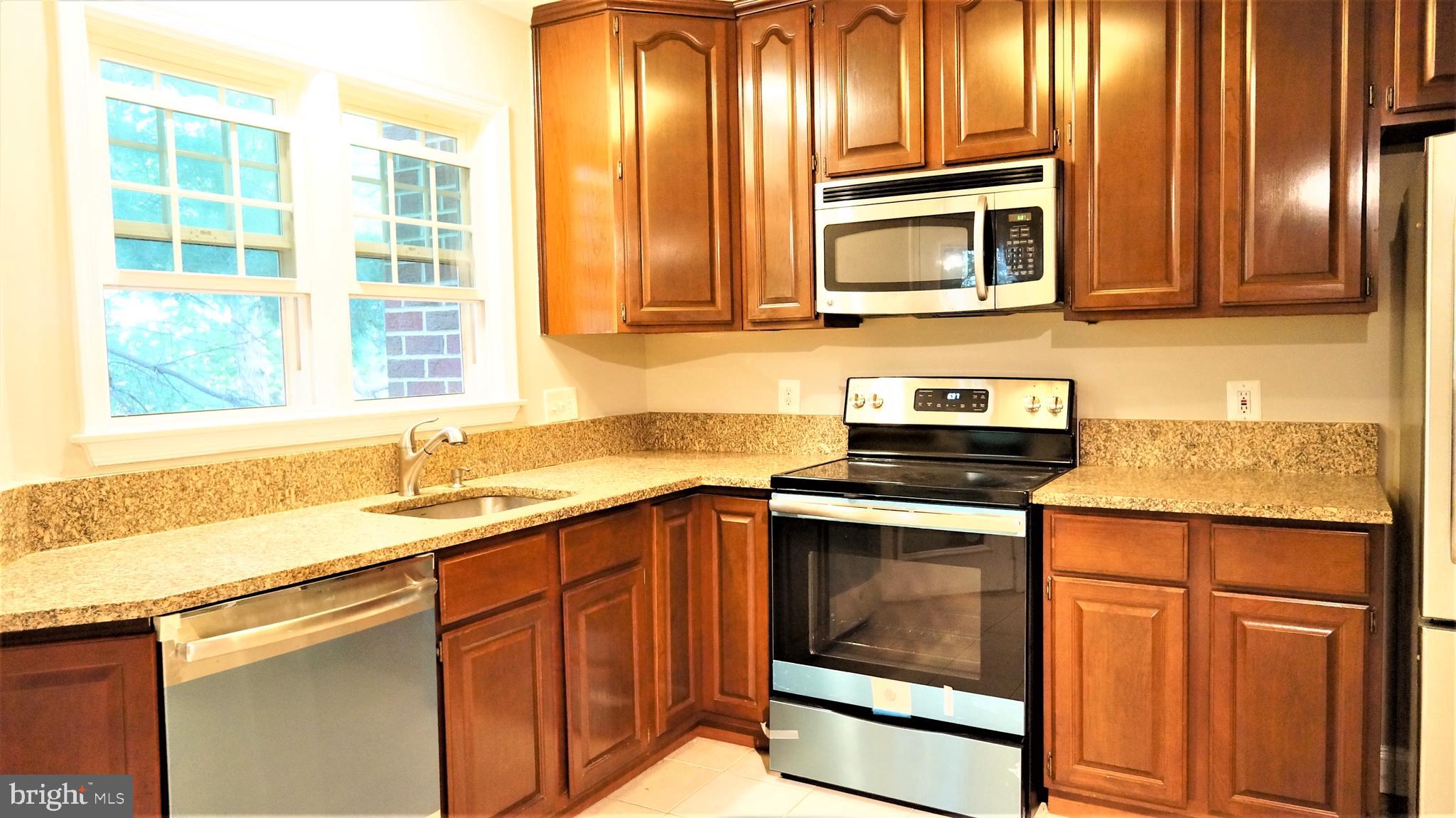11174 Beaver Trail Court Reston, VA 20191 - Photo 16 of 43 Gallery Image 16