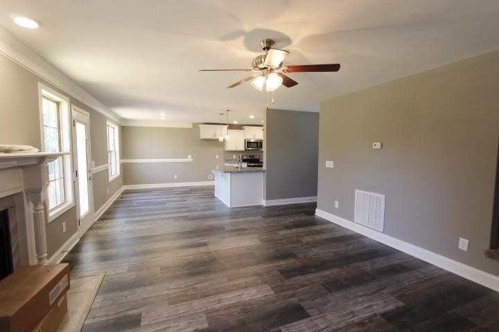 1847 Rains Road Clarksville, TN 37042 - Photo 2 of 20