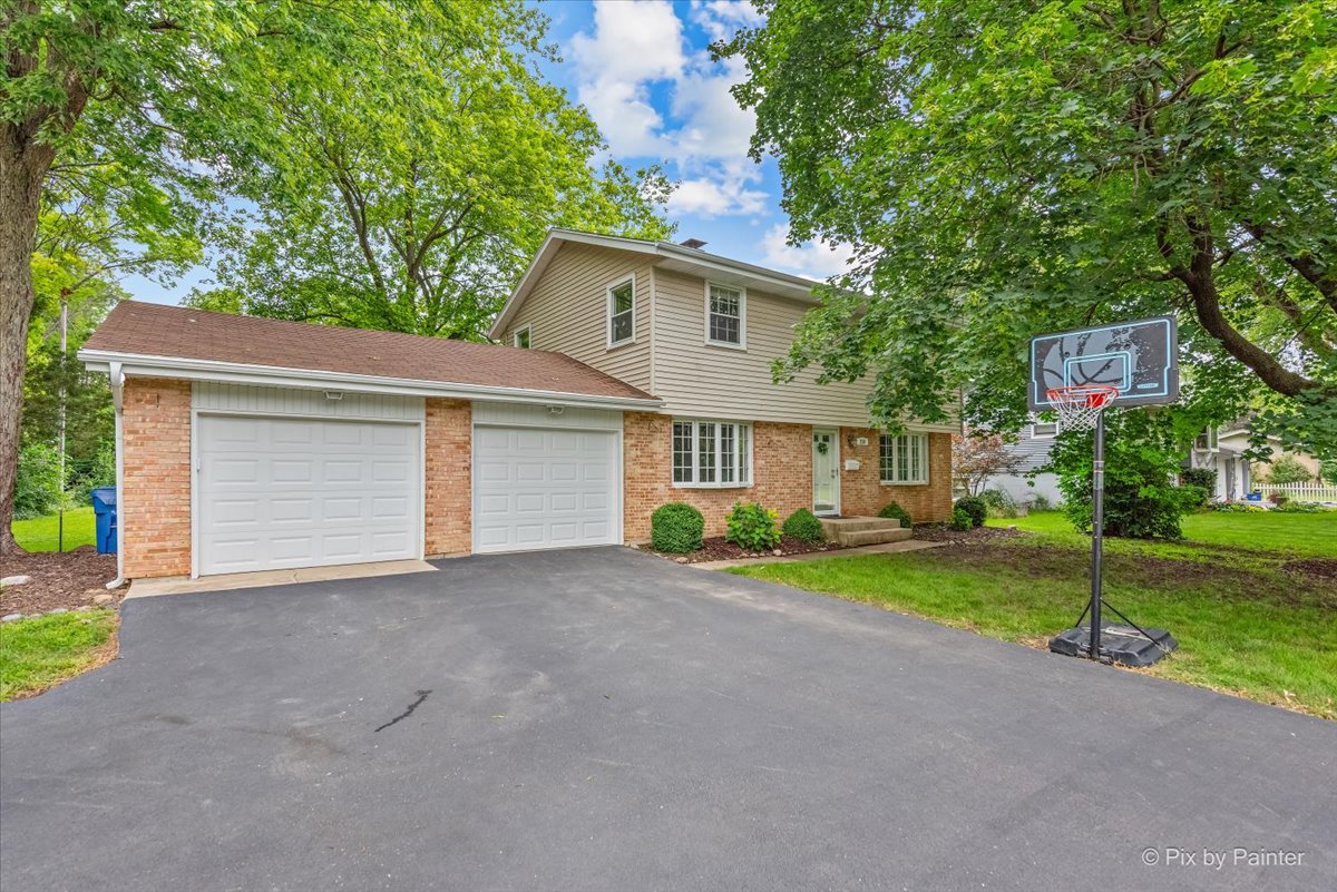 210 Simpson Street Geneva, IL 60134 - Photo 3 of 34 Gallery Image 3