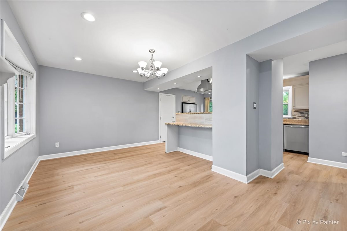 210 Simpson Street Geneva, IL 60134 - Photo 4 of 34 Gallery Image 4