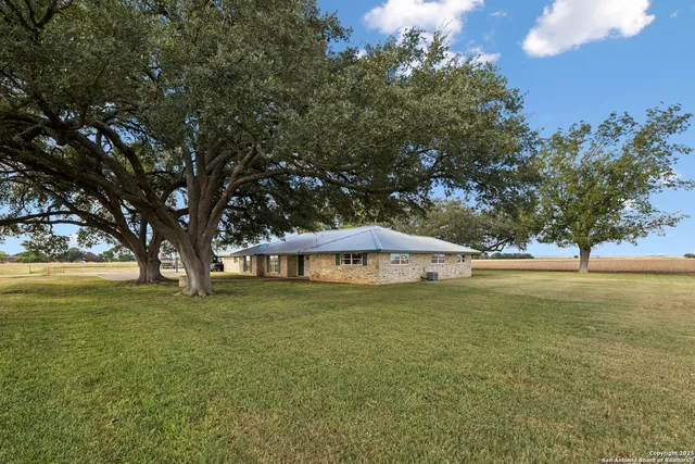 $3,500,000 | 3830 County Road 541, Hondo, TX 78861
