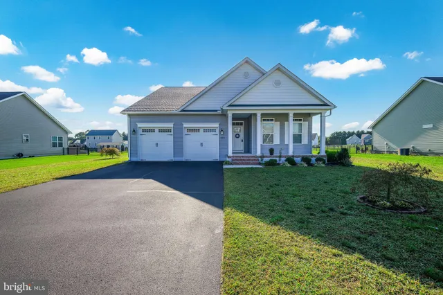 a view of outdoor space yard and front view of a house