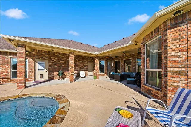 $725,000 | 5425 Kitty Hawk Drive, Corpus Christi, TX 78414