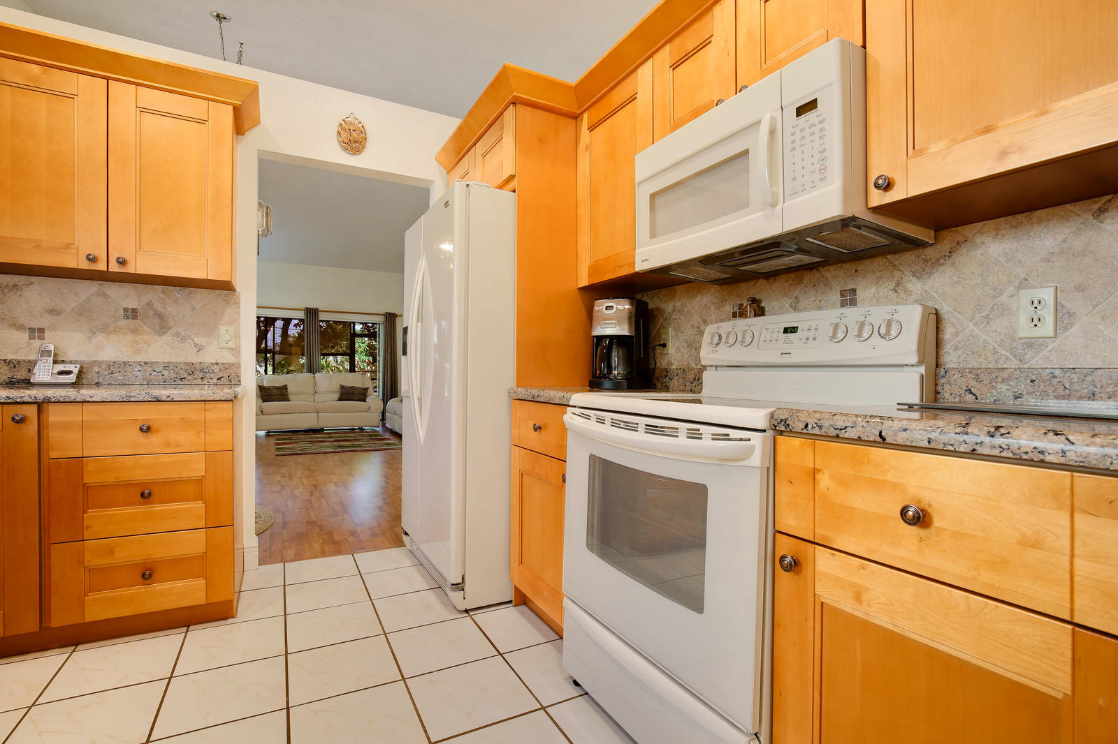 8595 Jared Way Boca Raton, FL 33433 - Photo 7 of 20 KITCHEN