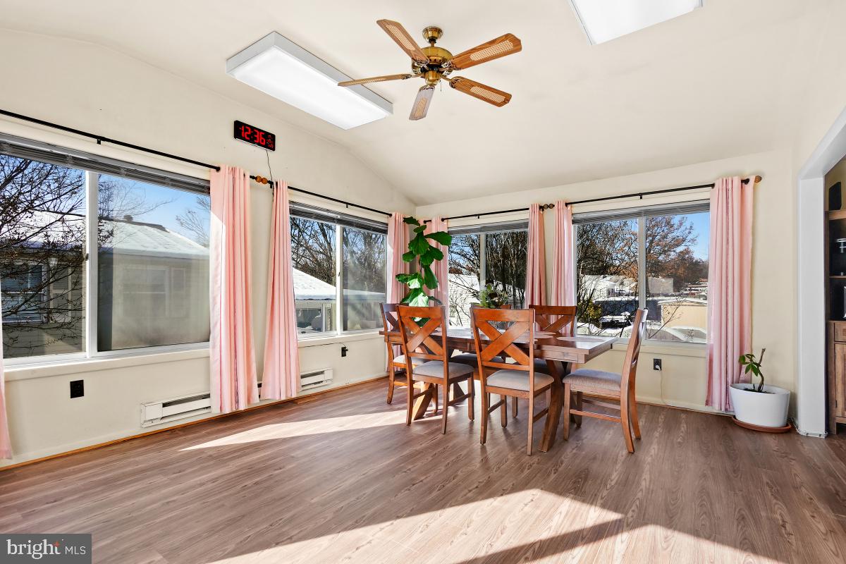 19120 Staleybridge Road Germantown, MD 20876 - Photo 19 of 37 Family Room/Sun Room