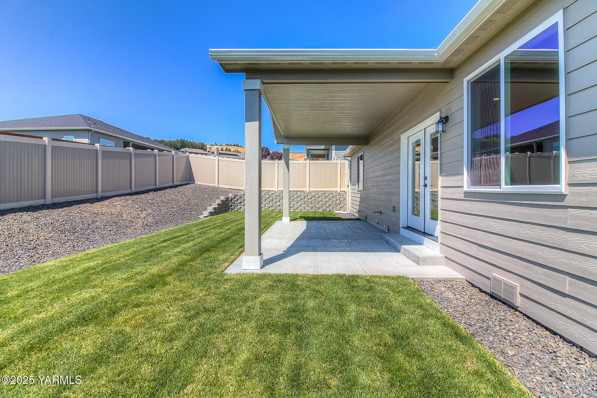 204 Rainier Street Yakima, WA 98908 - Photo 27 of 31 a view of a back yard of the house