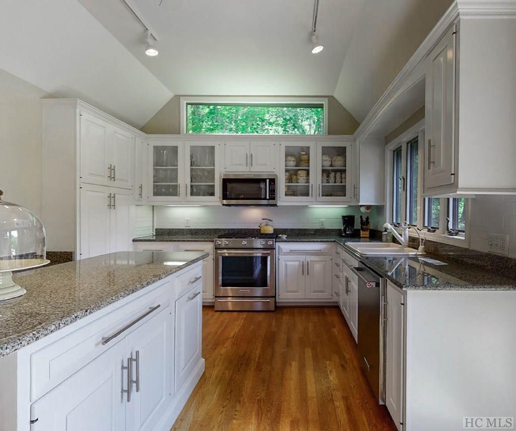 67 Sequoyah Ridge Road Highlands, NC 28741 - Photo 8 of 45 Gallery Image 8