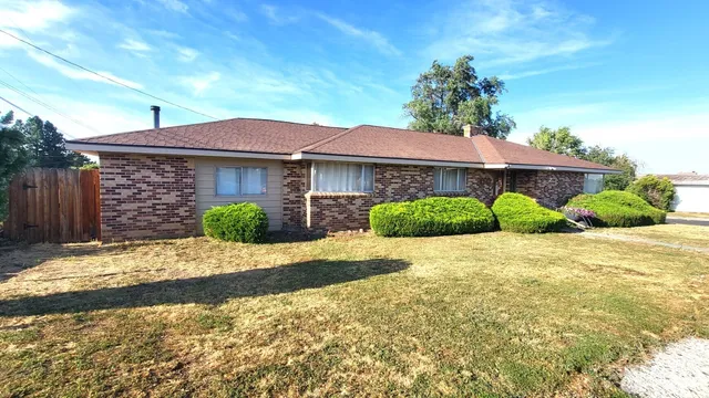 a house view with a outdoor space