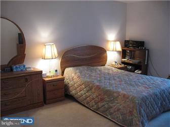2089 Welsh Road, Unit E2 Philadelphia, PA 19115 - Photo 11 of 25 Bedroom - Main