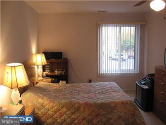 2089 Welsh Road, Unit E2 Philadelphia, PA 19115 - Photo 12 of 25 Bedroom - Main