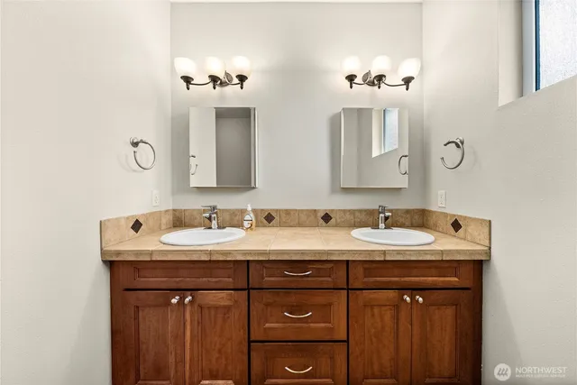 $750,000 | 2218 McCormick Court Southeast, Olympia, WA 98501