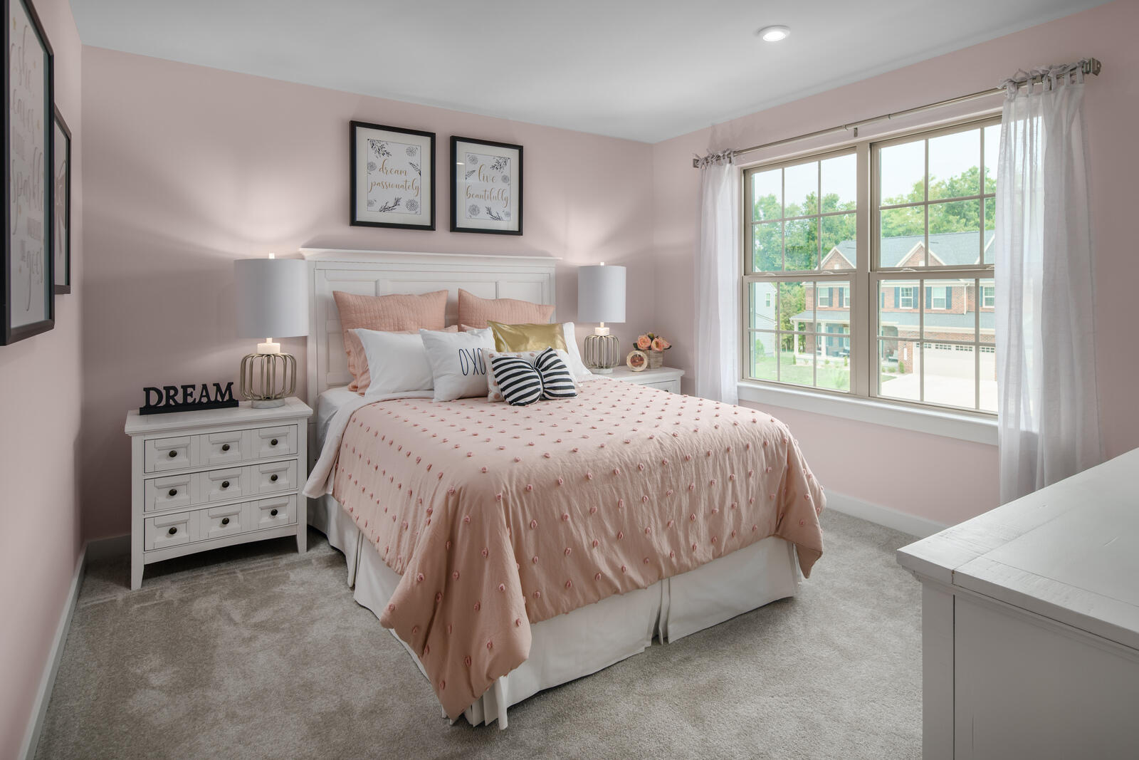 7215 Fairway Ridge Road Salem, VA 24153 - Photo 6 of 79 a bedroom with a bed and a window