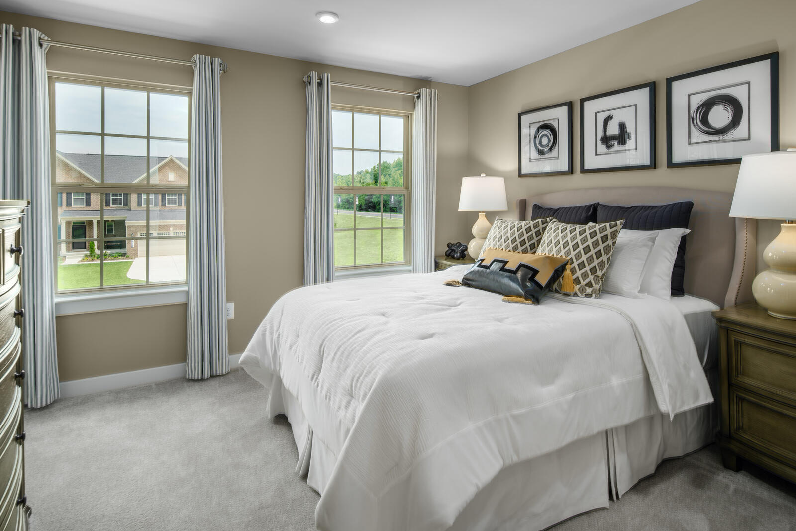 7215 Fairway Ridge Road Salem, VA 24153 - Photo 7 of 79 a bedroom with a bed and a large window