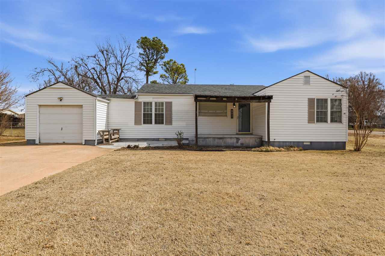 902 North 14th Street Perry, OK 73077 - Photo 1 of 35 Gallery Image 1