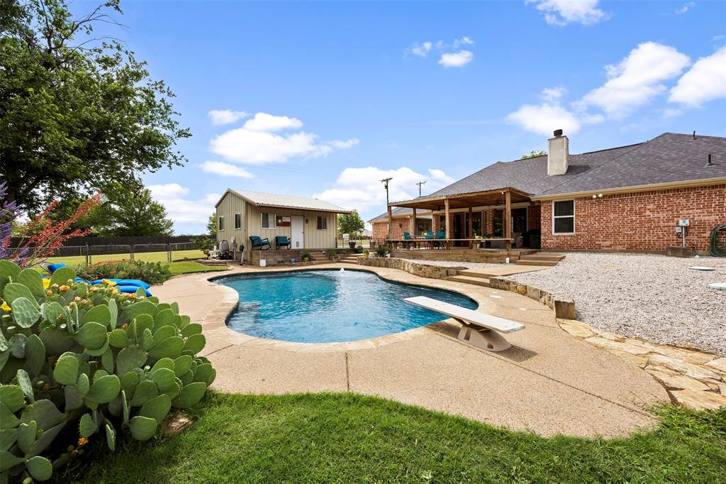 2831 Skinner Road Midlothian, TX 76065 - Photo 3 of 40