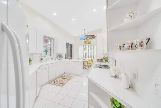 $599,900 | 6474 Brava Way, Boca Raton, FL 33433