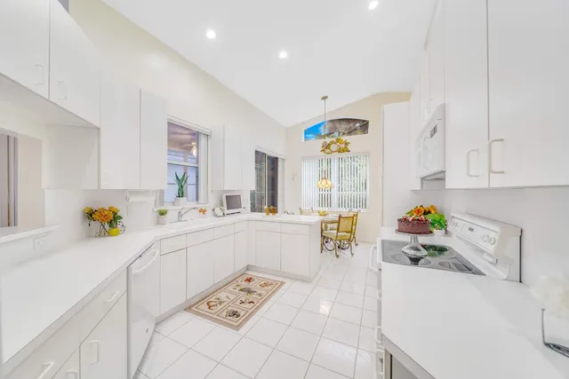 $599,900 | 6474 Brava Way, Boca Raton, FL 33433