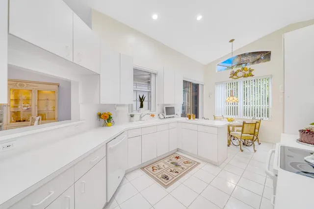 $599,900 | 6474 Brava Way, Boca Raton, FL 33433