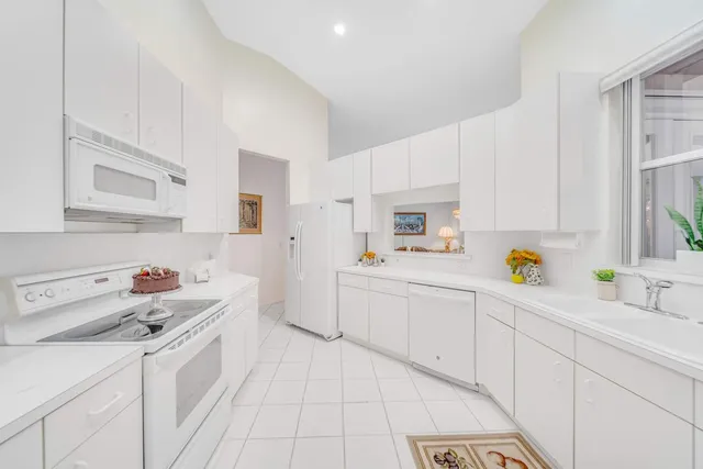 $599,900 | 6474 Brava Way, Boca Raton, FL 33433